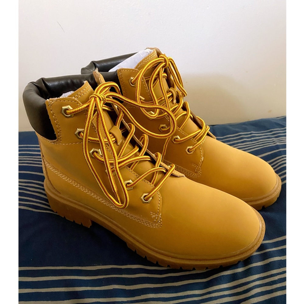 Women’s Boots - Size 6.5